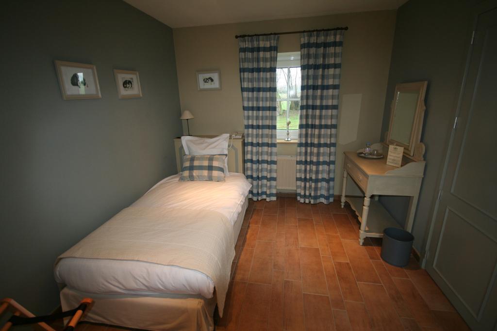 Hostellerie Au Coeur Du Spinois Rebecq-Rognon Cameră foto